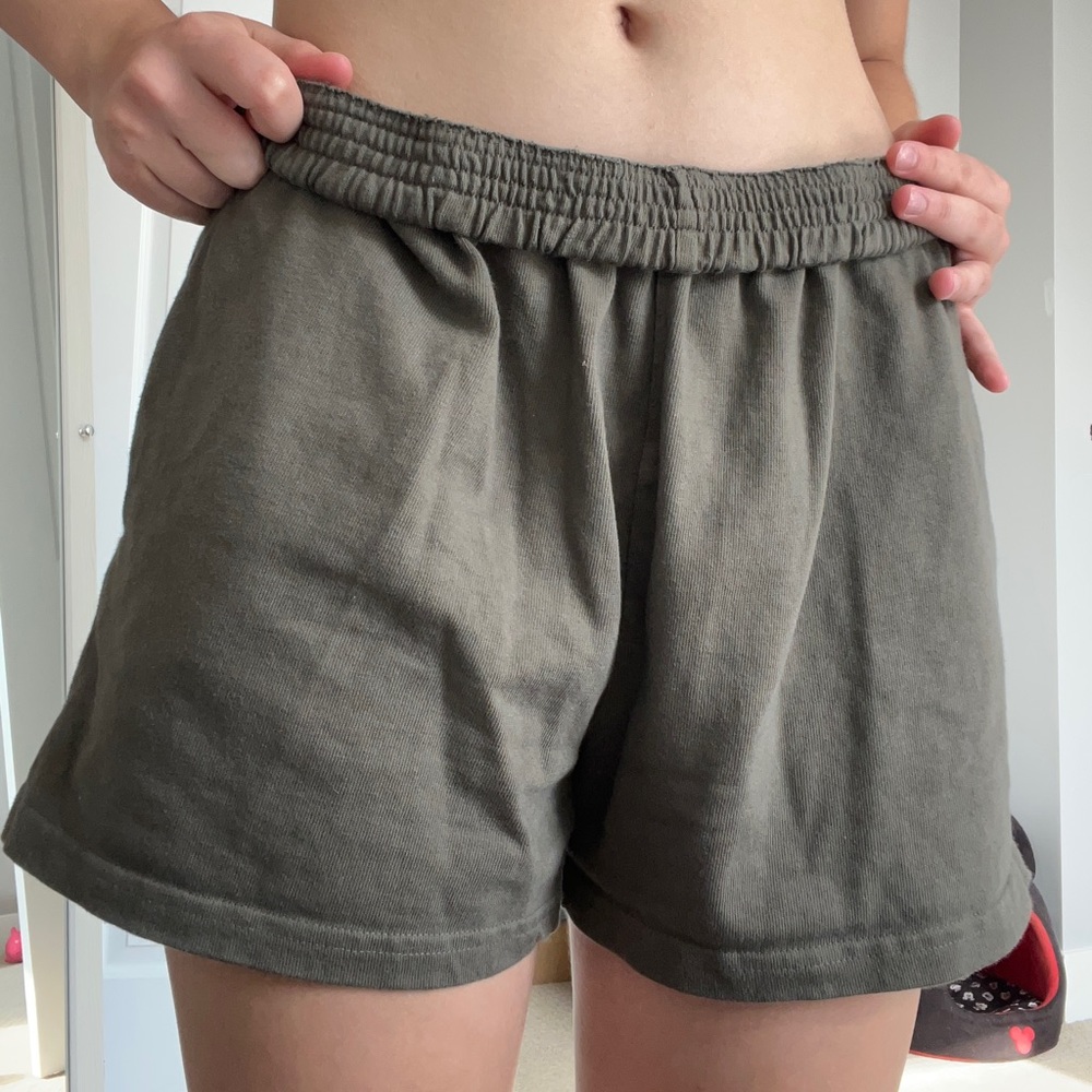 Brandy Melville Rosa sweatshorts